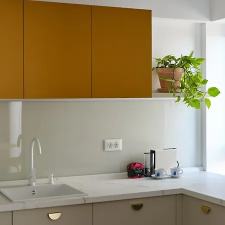 Blonde I One Bedroom I One Cotroceni Park Бухарест